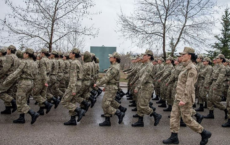 Kadınlara zorunlu askerlik mi geliyor? TBMM’ye sunulan dilekçe sosyal medyayı karıştırdı-Bursa Hayat Gazetesi-2
