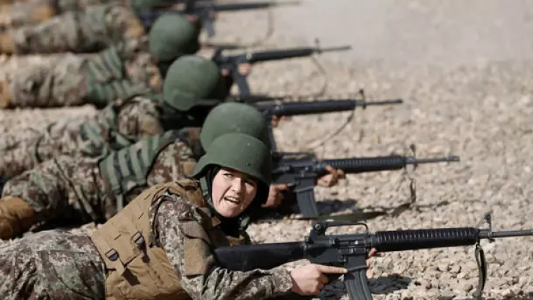 Kadınlara zorunlu askerlik mi geliyor? TBMM’ye sunulan dilekçe sosyal medyayı karıştırdı-Bursa Hayat Gazetesi-4