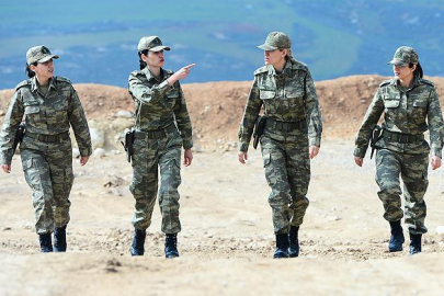 Kadınlara zorunlu askerlik mi geliyor? TBMM’ye sunulan dilekçe sosyal medyayı karıştırdı