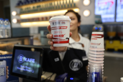 Bursa'da "Cumhuriyet demek…” kampanyası sokaklara taşındı