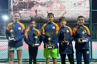 Osmangazi Belediyesporlu raketlerden madalya yağmuru