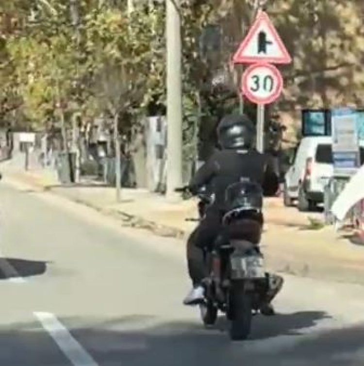 Bursa’da tehlikeli yolculuk! Kırmızı ışıkta geçip makas attı -Bursa Hayat-2