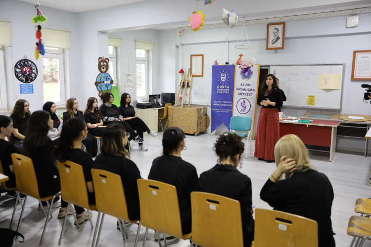 Bursa’da kadına yönelik şiddetle mücadelede gençler bilinçleniyor - Bursa Hayat Gazetesi-2