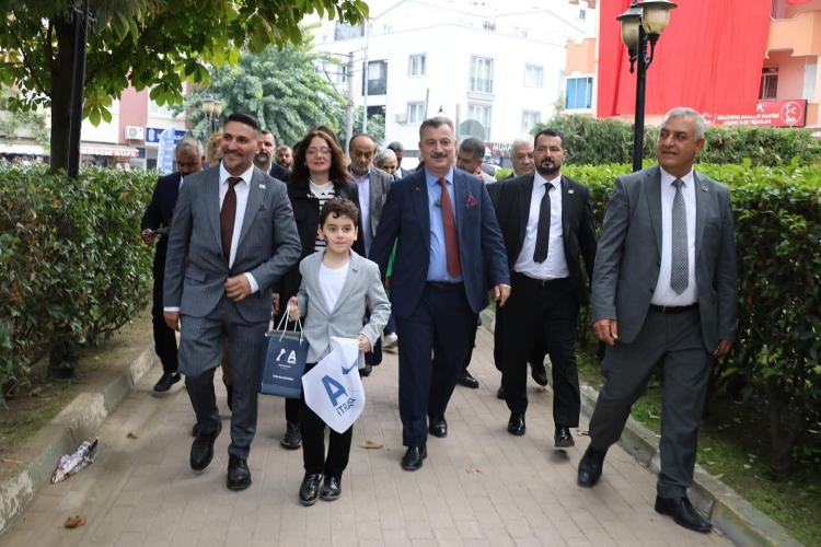 A Parti’den Bursa’da saha atağı: ‘Kapı Kapı Anahtar’ programı Gürsu’da başladı - Bursa Hayat Gazetesi-2
