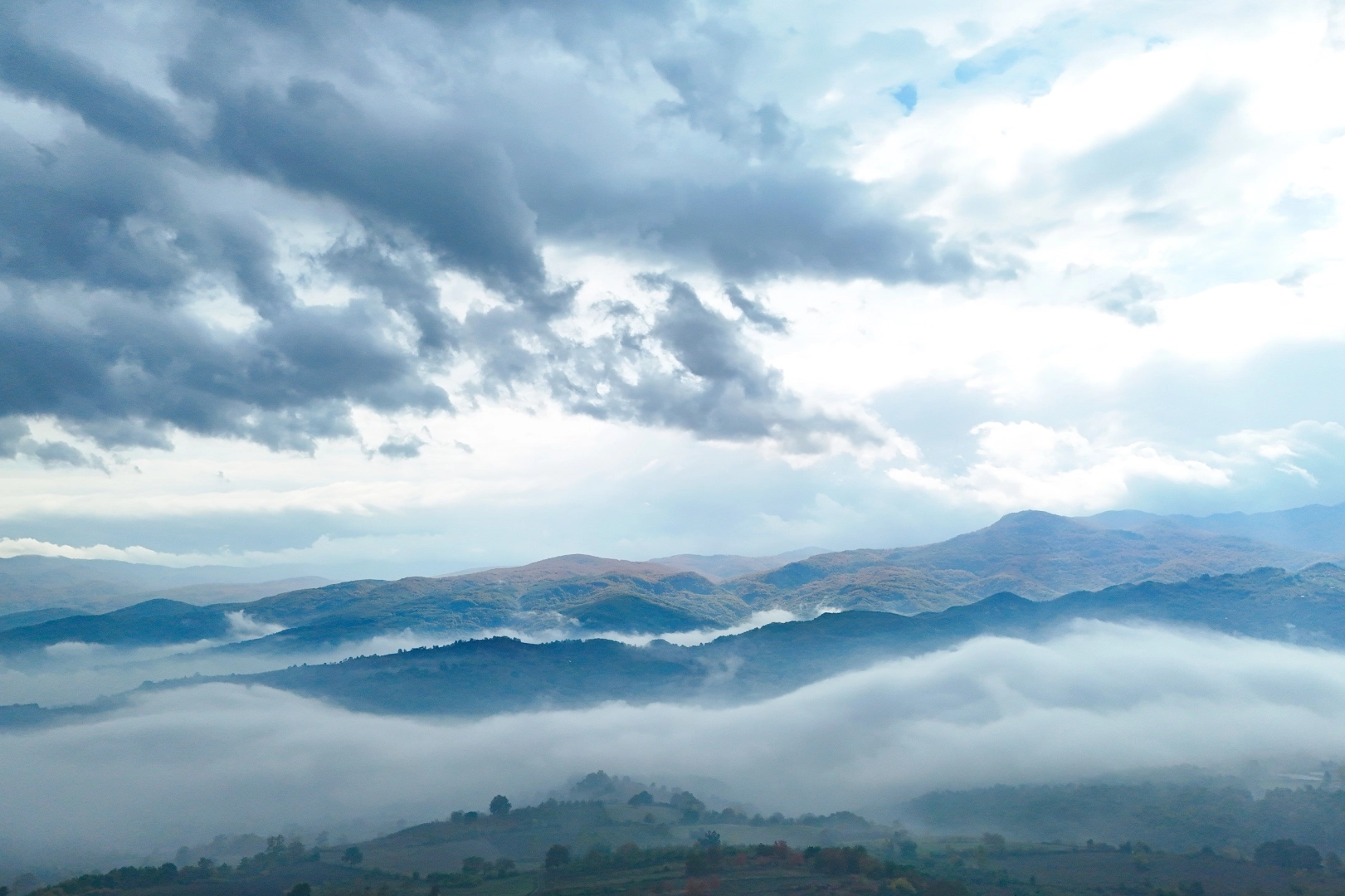 Bursa’nın büyüleyen sonbahar renkleri sisli ormanları
