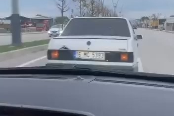 Bursa’da trafikteki gergin anlar kameraya yansıdı