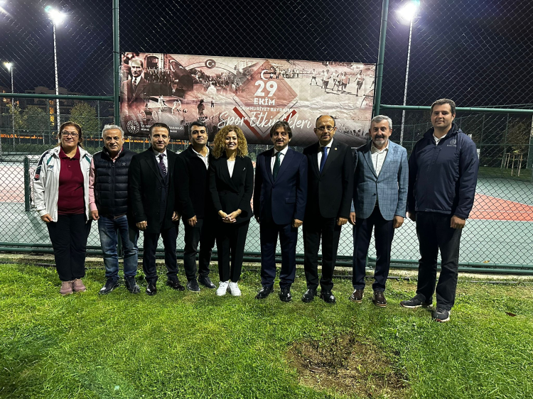 Bursa’da Cumhuriyet coşkusu kortlarda yaşandı - Bursa Hayat Gazetesi-3