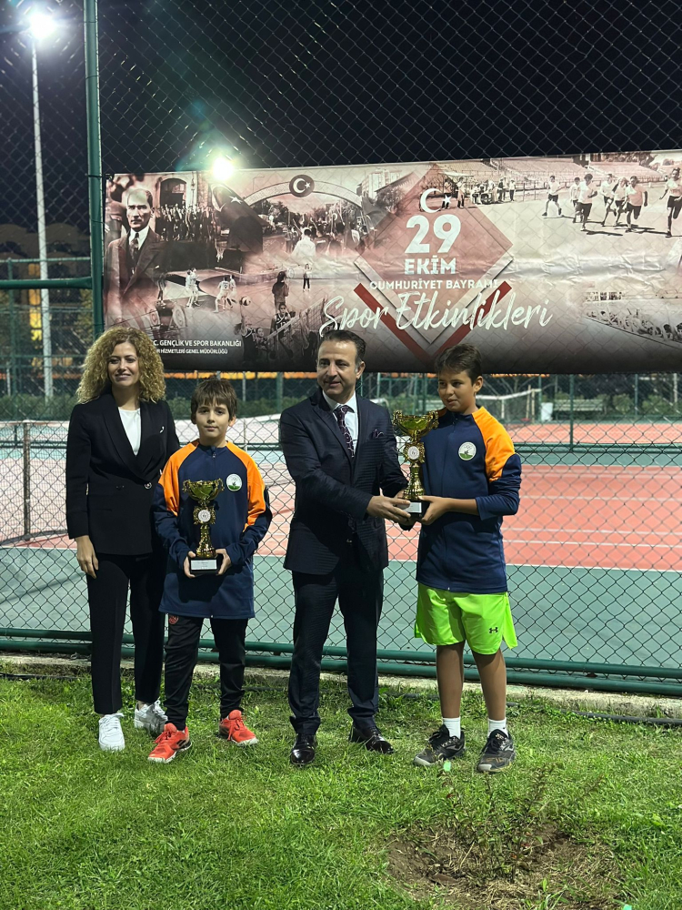 Bursa’da Cumhuriyet coşkusu kortlarda yaşandı - Bursa Hayat Gazetesi-4