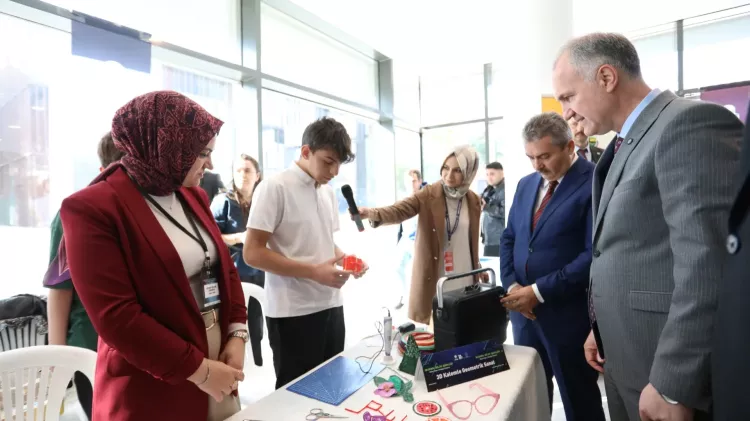 İnegöl’de bilim rüzgarı esti: Bilim şenliği coşkuyla başladı - Bursa Hayat Gazetesi-4