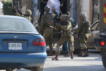 İsrail ordusu Batı Şeria'da 4 Filistinliyi gözaltına aldı