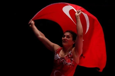 Nesrin Baş’tan tarihi zafer!