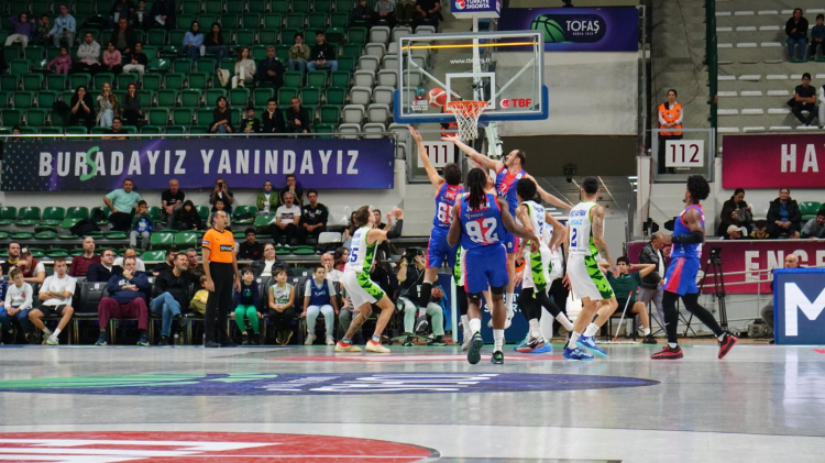 TOFAŞ, Blazevic’in yıldızlaştığı maçta Büyükçekmece’yi devirdi -Bursa Hayat-5