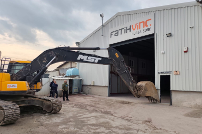Bursa’da fabrika olarak kullanılan 2 kaçak yapı yıkıldı