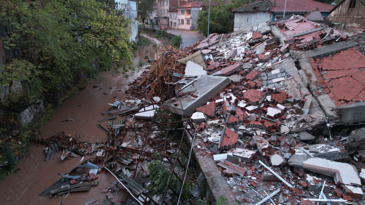 Sındırgı’da 6.1'lik deprem! Yıkımın boyutu sabah ortaya çıktı-Bursa Hayat Gazetesi-3