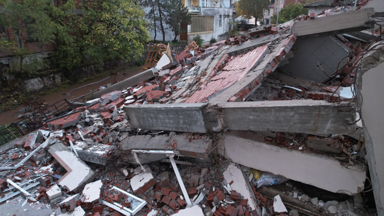 Sındırgı’da 6.1'lik deprem! Yıkımın boyutu sabah ortaya çıktı-Bursa Hayat Gazetesi-2