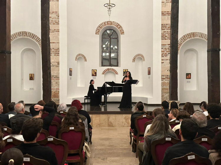 Bursa’da tarihi Aziz Panteleimon Kilisesi’nde opera gecesi - Bursa Hayat Gazetesi-2