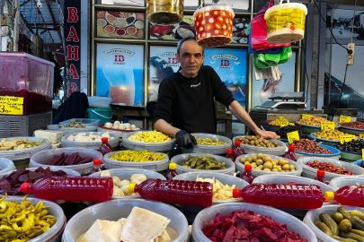 Kışın doğal antibiyotiği Bursa pazarlarını renkleriyle süsledi