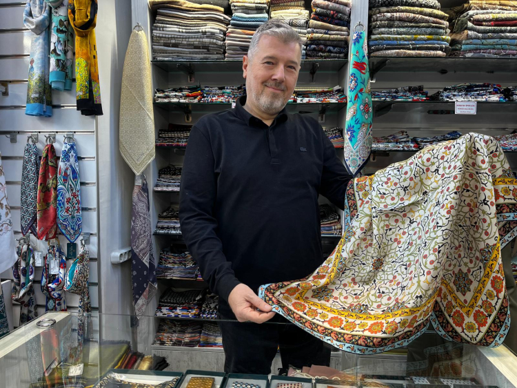 Bursa Koza Han'da 17 yıllık hatıra: Kraliçe Elizabeth'in ziyareti hala hafızalarda-Bursa Hayat Gazetesi-3