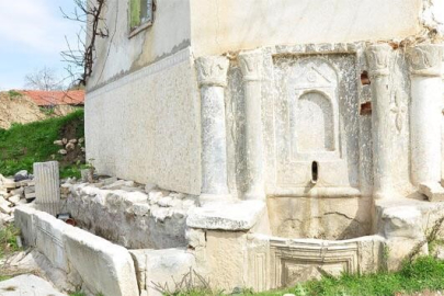 İznik'te tescilli tarihi çeşme tahrip edildi!