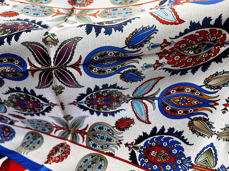 Bursa İpeği'nin kalbi Koza Han'da atıyor: 25 yıllık İpekçi tarihi anlattı!-Bursa Hayat Gazetesi-6