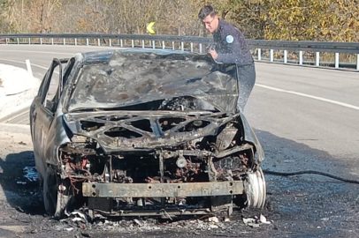 Bursa’da hareket halindeki otomobil bir anda alev aldı