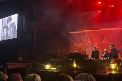 Demet Akbağ'ın şaşkına döndüğü konser!