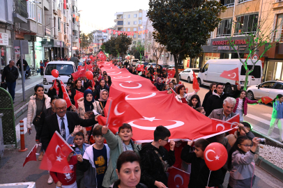 Karacabey 29 Ekim’de kırmızı beyaza büründü