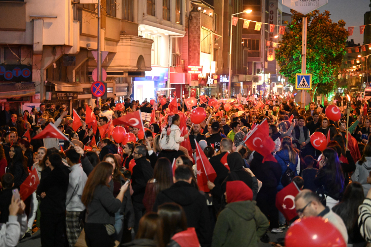 Karacabey 29 Ekim’de kırmızı beyaza büründü - Bursa Hayat Gazetesi-3