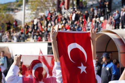 Cumhuriyet’in 102. yılı Orhangazi’de büyük bir coşkuyla kutlandı