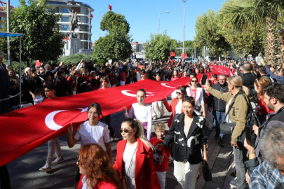Edremit’te Cumhuriyet’in 102. yılına özel tören