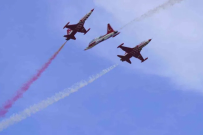 Türk Yıldızları'ndan nefes kesen gösteri!