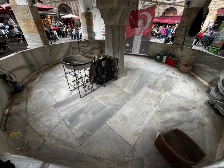 Bursa’nın simgesi Koza Han ihmal mi ediliyor? -Bursa Hayat-5