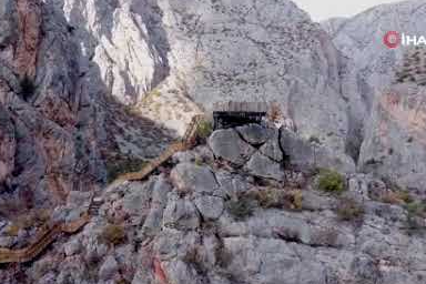 Yozgat’ın gizli cenneti Kazankaya Kanyonu’nda sonbaharın güzelliği yaşanıyor