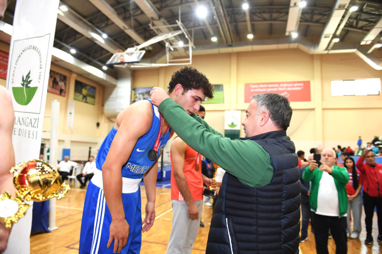 Osmangazi'de Cumhuriyet'in 102'nci yılına özel boks organizasyonu - Bursa Hayat Gazetesi-4