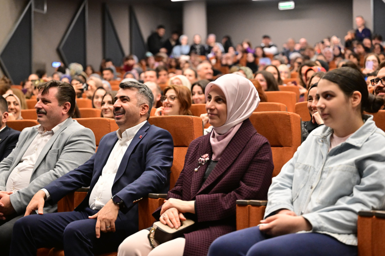 ‘Abur Cubur Talk Show’ Yıldırım’da kahkaha dolu bir akşam yaşattı - Bursa Hayat Gazetesi-4