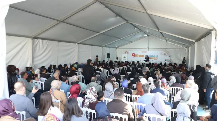 İnegöl 9. Kitap Günleri yoğun katılımla devam ediyor - Bursa Hayat Gazetesi-4