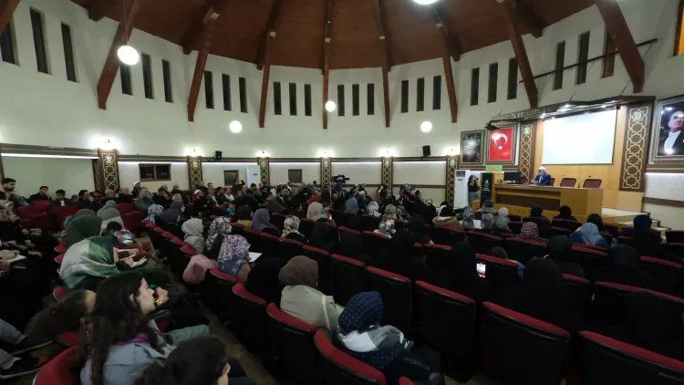 İnegöl’de “Aile Okulu” semineri: Tayyip Elçi, “Tesettür ve Mahremiyet”i anlattı - Bursa Hayat Gazetesi-3