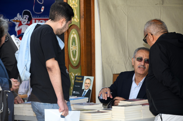 Osmangazi’de söyleşi dolu gün: Yazarlar Bursalı okurlarla buluştu - Bursa Hayat Gazetesi-3