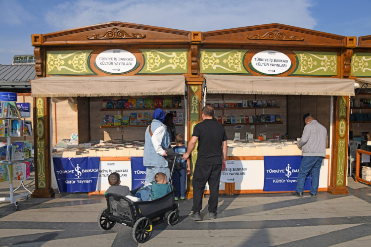 Osmangazi’de söyleşi dolu gün: Yazarlar Bursalı okurlarla buluştu - Bursa Hayat Gazetesi-4