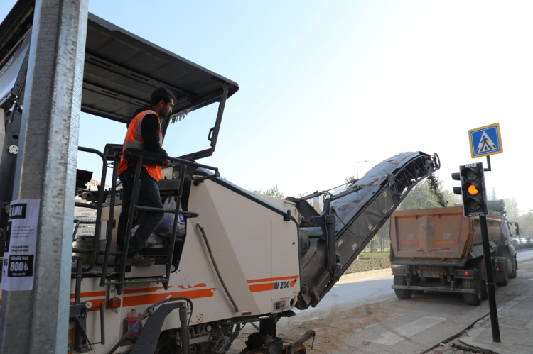 Nilüfer’de trafiğe nefes aldıracak çalışma: Tuna Caddesi asfaltlanıyor - Bursa Hayat Gazetesi-2