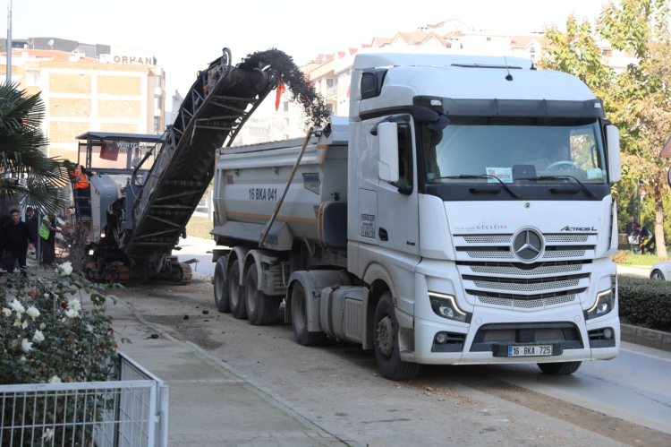 Nilüfer’de trafiğe nefes aldıracak çalışma: Tuna Caddesi asfaltlanıyor - Bursa Hayat Gazetesi-3