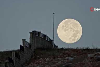 Ay, yılın en yakın anlarında Bitlis’e veda etti