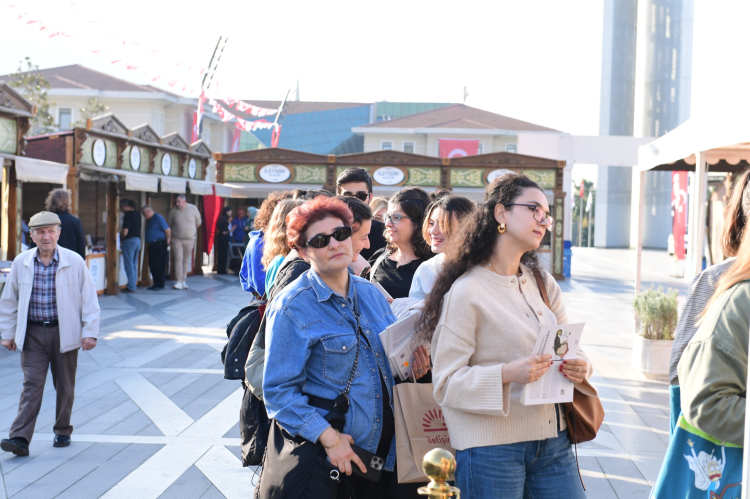Osmangazi Meydanı’nda kitap dolu günler - Bursa Hayat Gazetesi-5