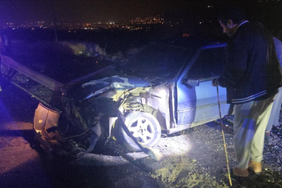 Bursa’da freni boşalan otomobil otobüse çarptı!