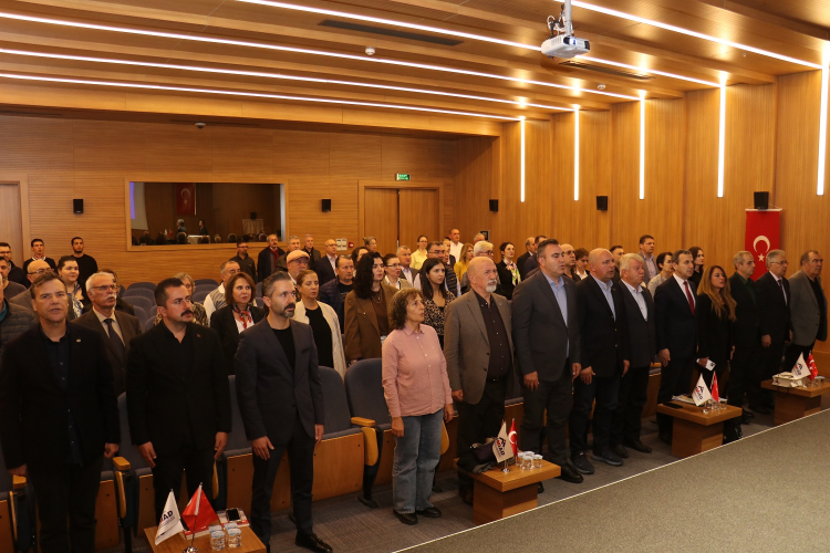 Emekli Tuğgeneral Babüroğlu Bursa’da Atatürk ve devrimleri anlattı - Bursa Hayat Gazetesi-2