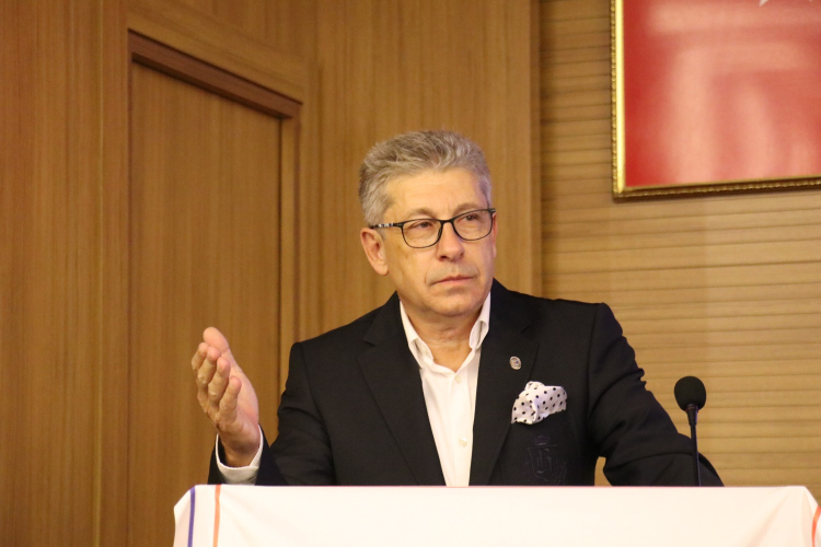 Emekli Tuğgeneral Babüroğlu Bursa’da Atatürk ve devrimleri anlattı - Bursa Hayat Gazetesi-3