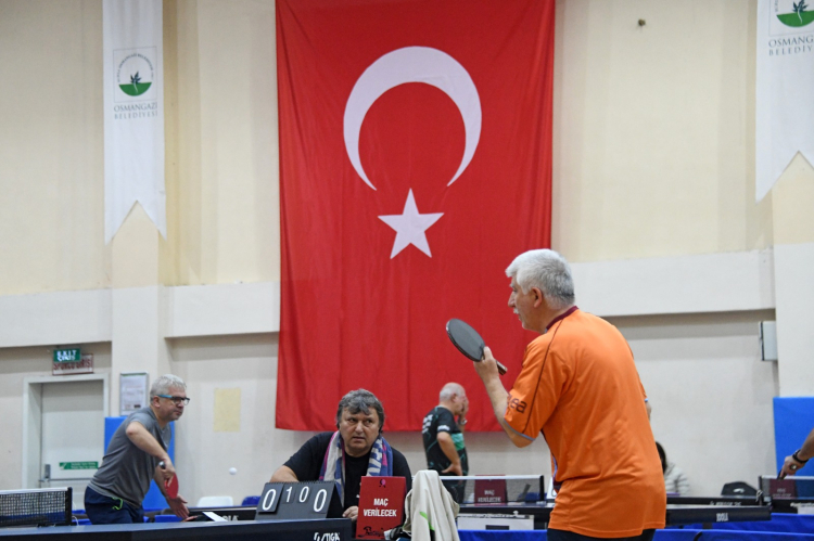 12’nci Ulusal Bursa Veteran Masa Tenisi Turnuvası Osmangazi’de başladı - Bursa Hayat Gazetesi-3