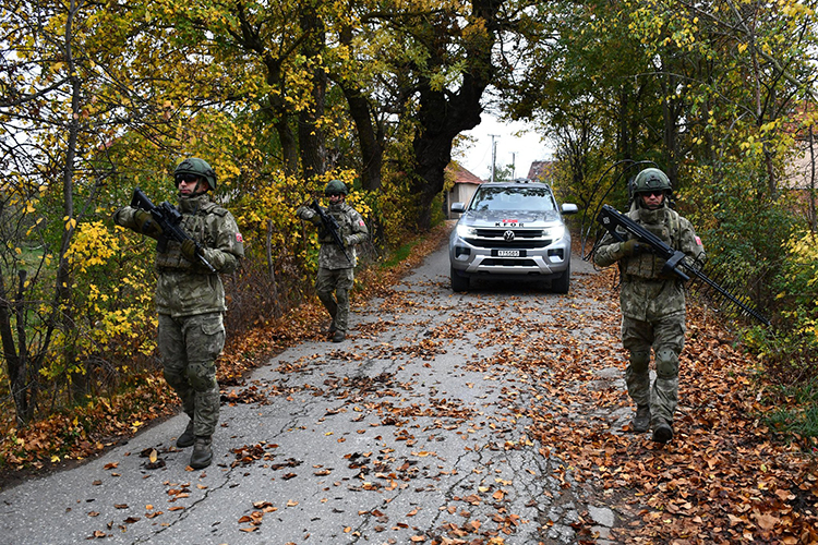 Türk askeri Kosova’da görev başında! KFOR devriyeleri sürüyor -Bursa Hayat-2