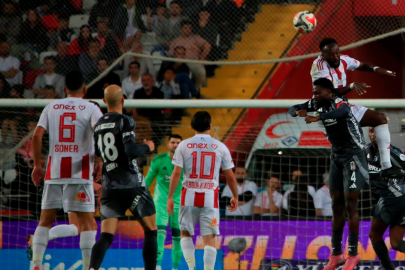 Beşiktaş Antalyaspor'u 3 golle geçti!