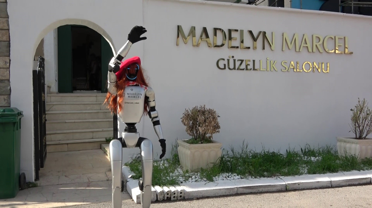 Bursa’da güzellik merkezi robot çalışanla gündem oldu!-Bursa Hayat Gazetesi-3